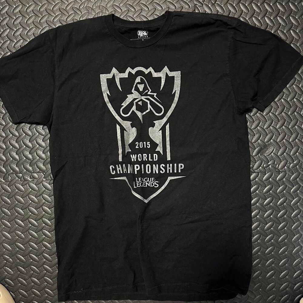 League of Legends 2015 Worlds Championship Tshirt Riot